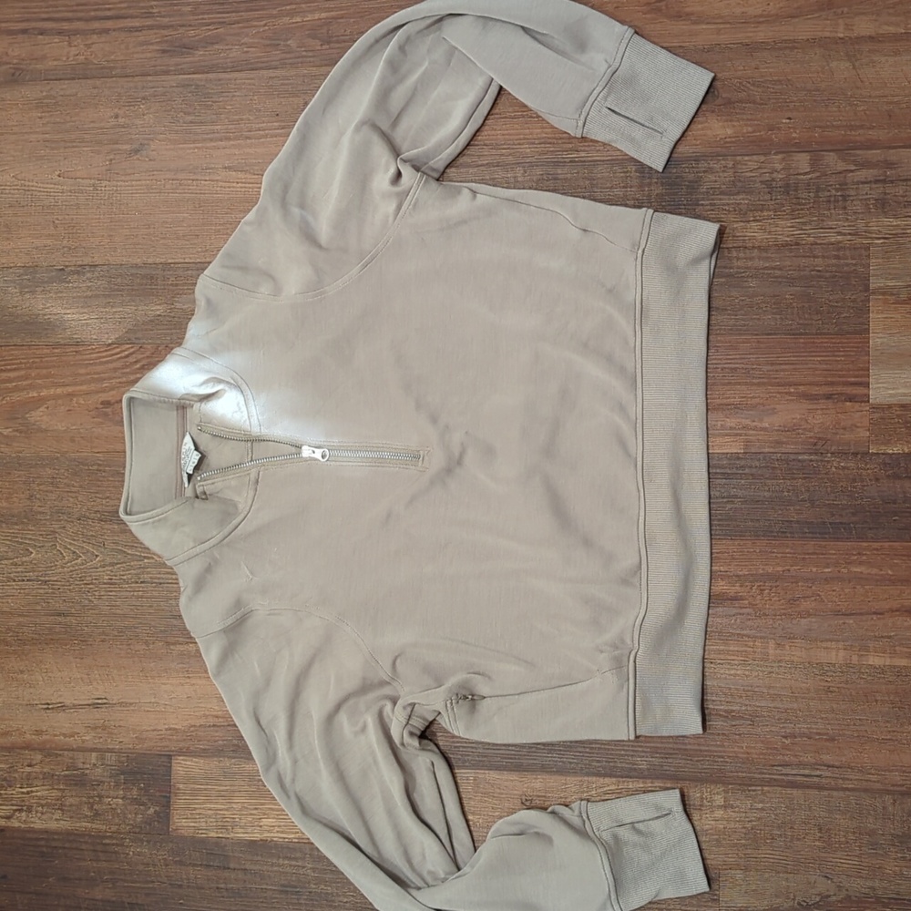 Danskin athletic top size large